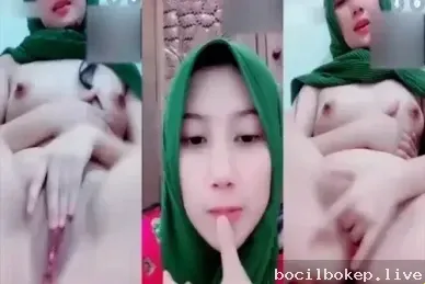 Chat sex bareng pacar nakal memek tembem